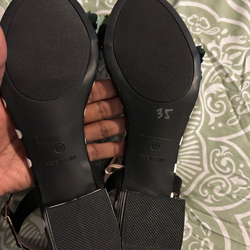 Betsey Johnson Black Polka Dot Sandals with Floral Accents 😍🥰 - Picture 4 of 4
